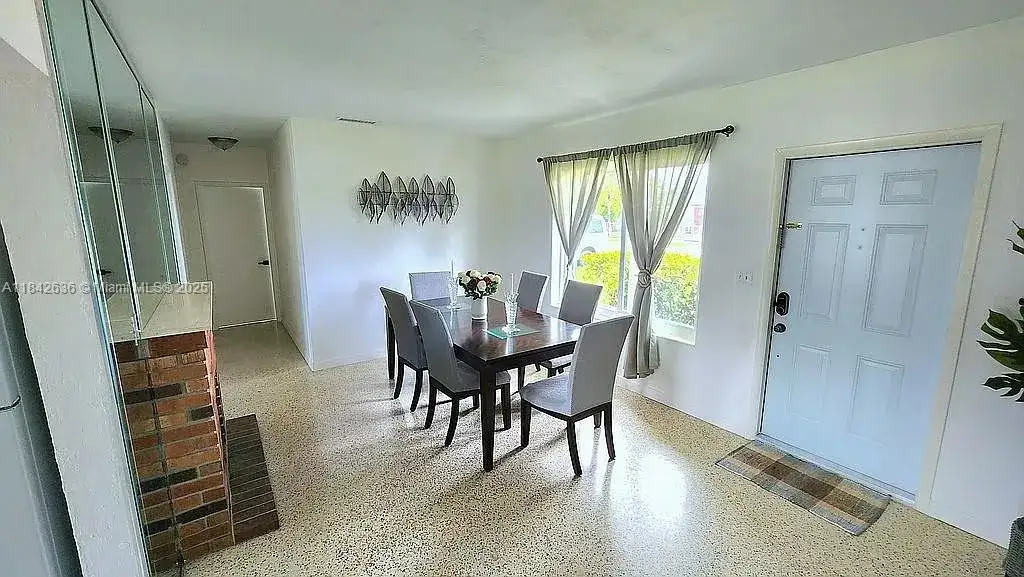 7813 SW 34th Ter, Miami FL 33155 photo 2