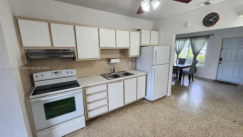 7813 SW 34th Ter, Miami FL 33155 photo 3