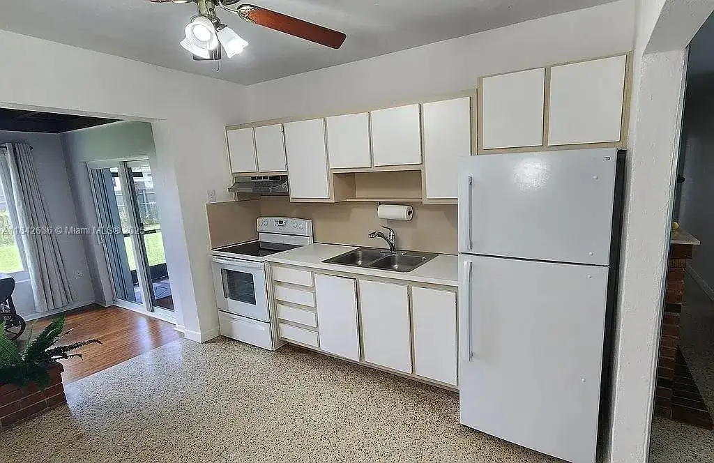 7813 SW 34th Ter, Miami FL 33155 photo 4
