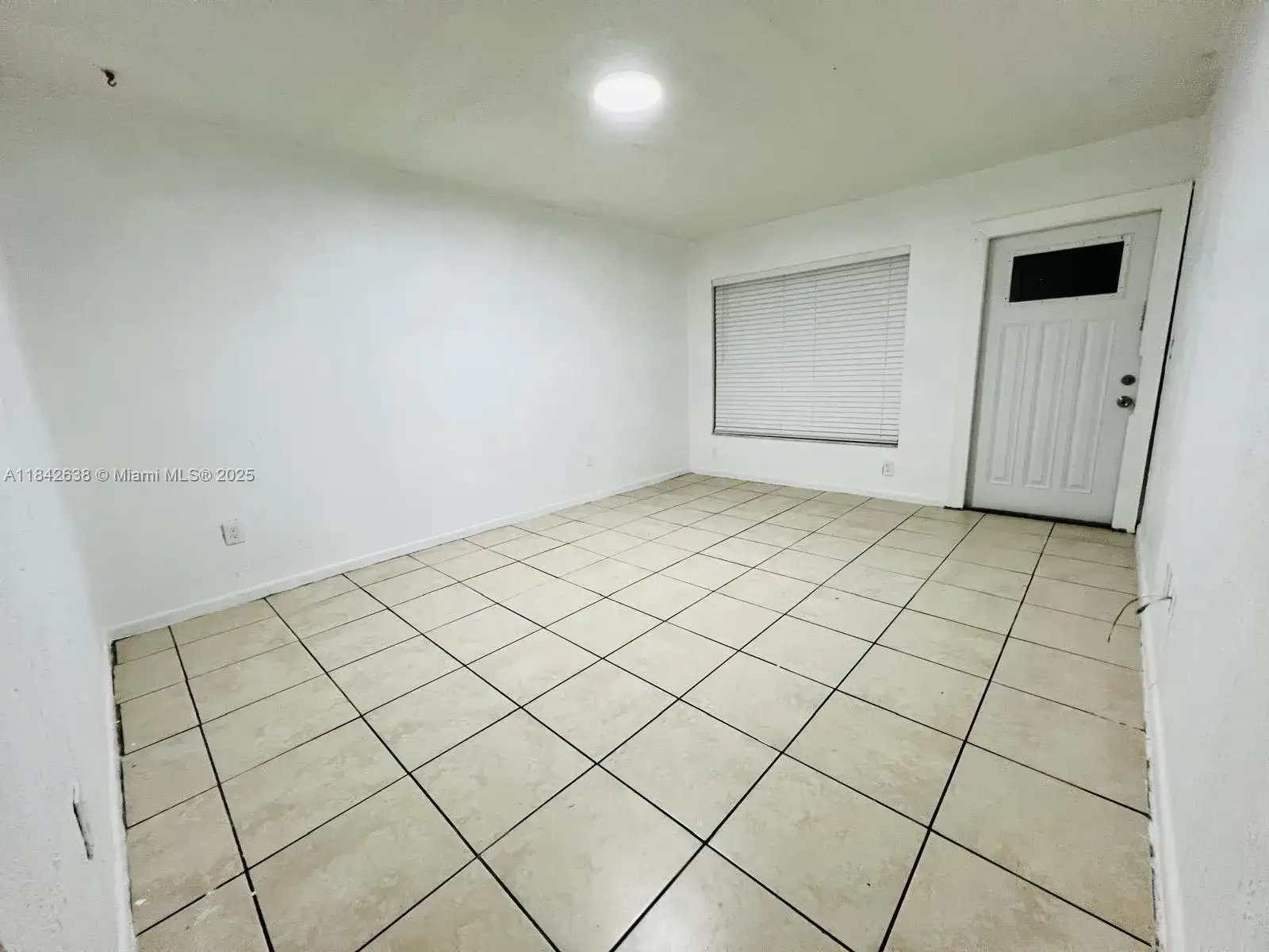 2019 COLMAR AVE, Sebring FL 33870 photo 2