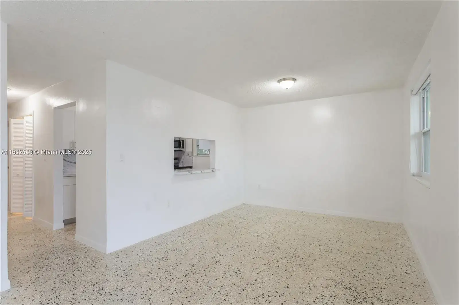 3290 NW 4th St # 3290, Miami FL 33125 photo 5