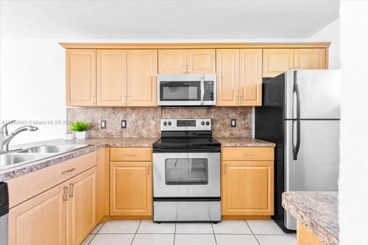 110 Lake Emerald Dr # 403, Oakland Park FL 33309 photo 4