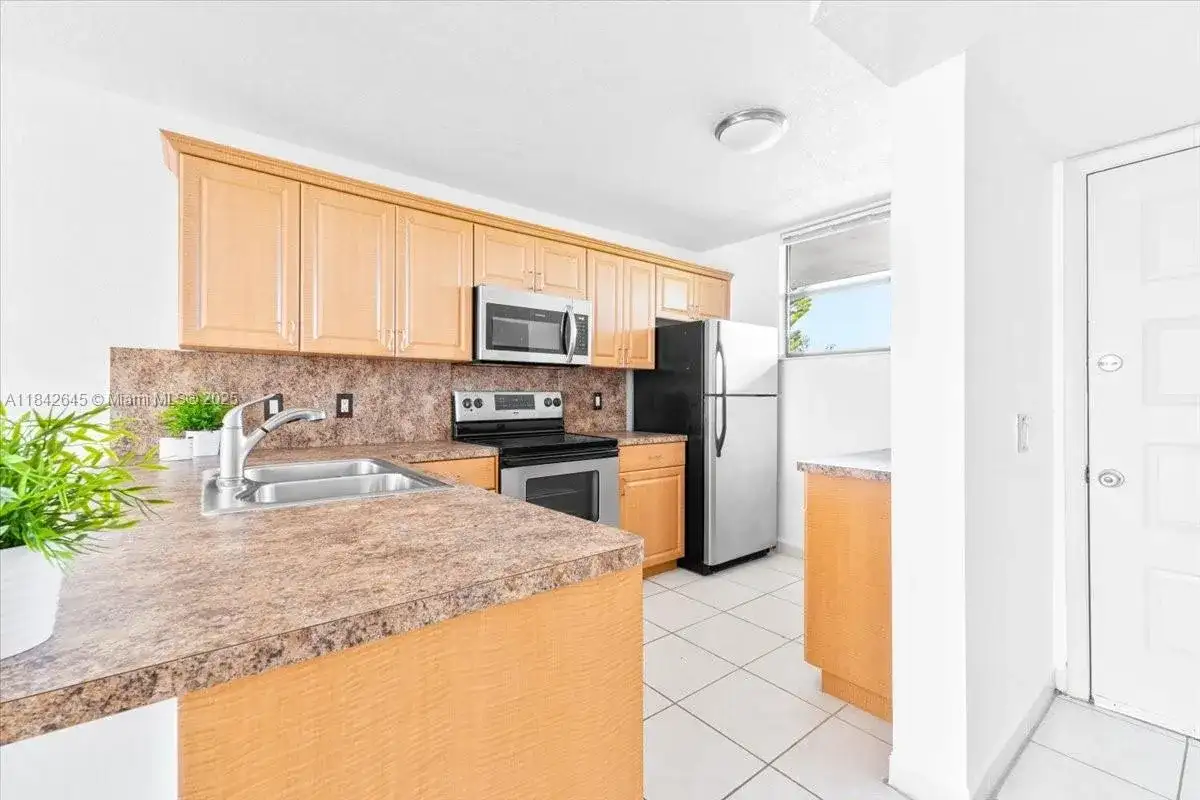 110 Lake Emerald Dr # 403, Oakland Park FL 33309 photo 5