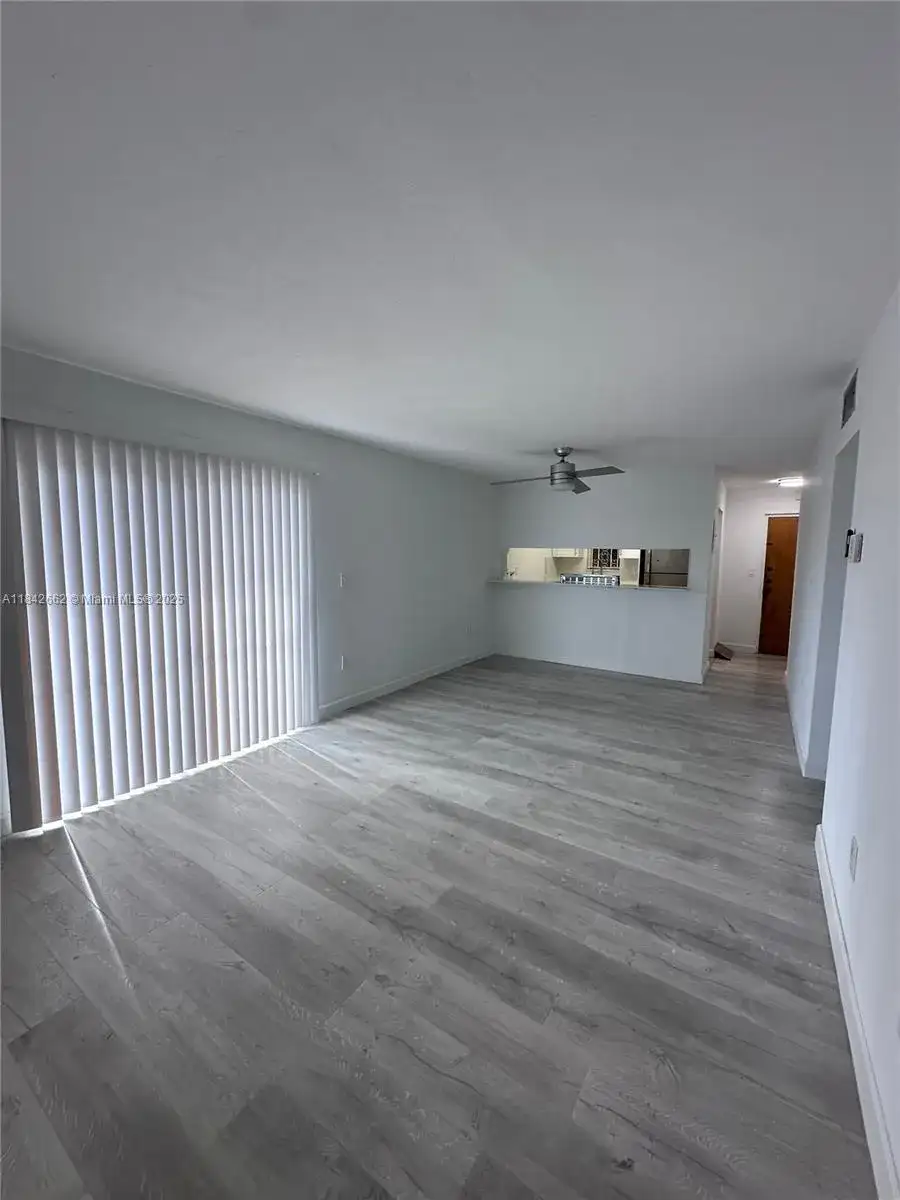6090 W Flagler St # 408, Miami FL 33144 photo 4