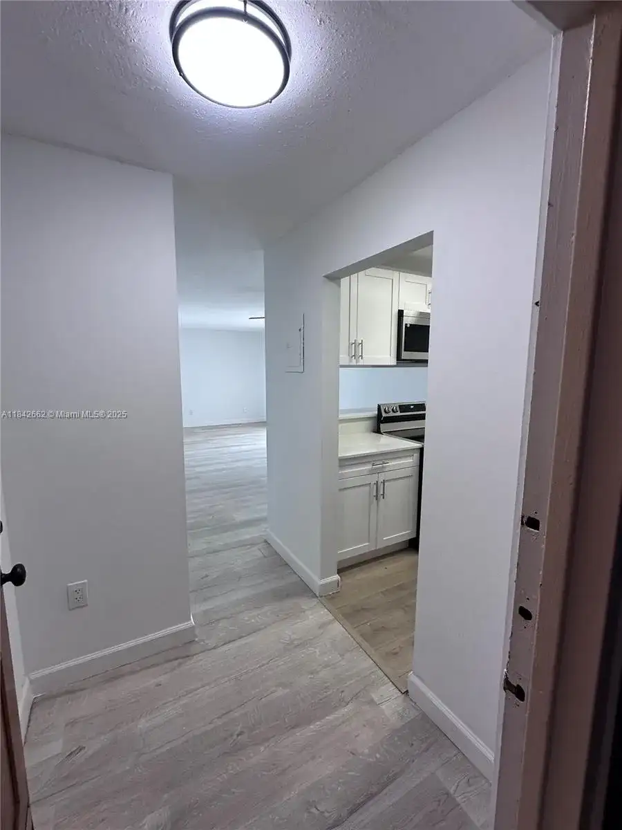 6090 W Flagler St # 408, Miami FL 33144 photo 5