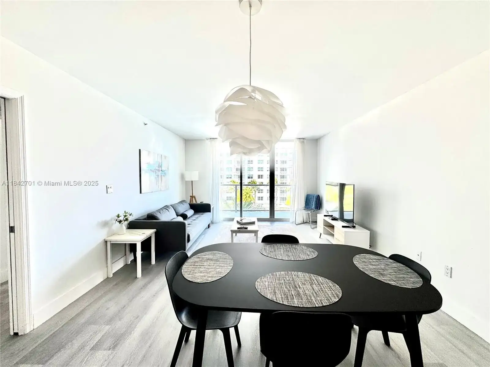1155 Brickell Bay Dr # 906, Miami FL 33131 photo 3