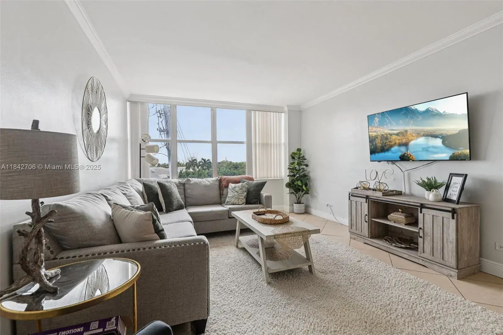 7441 Wayne Ave # 2B, Miami Beach FL 33141
