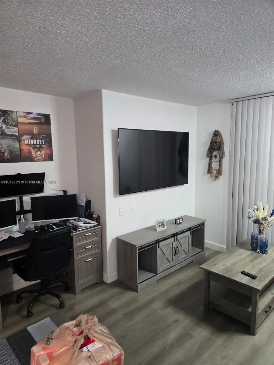 16450 NW 2nd Ave # 310, Miami FL 33169 photo 4