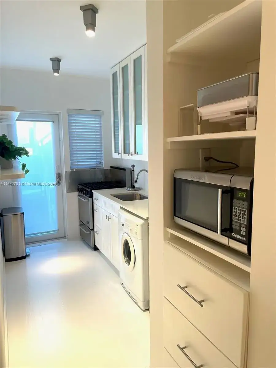 1616 Euclid Ave # 14, Miami Beach FL 33139 photo 5