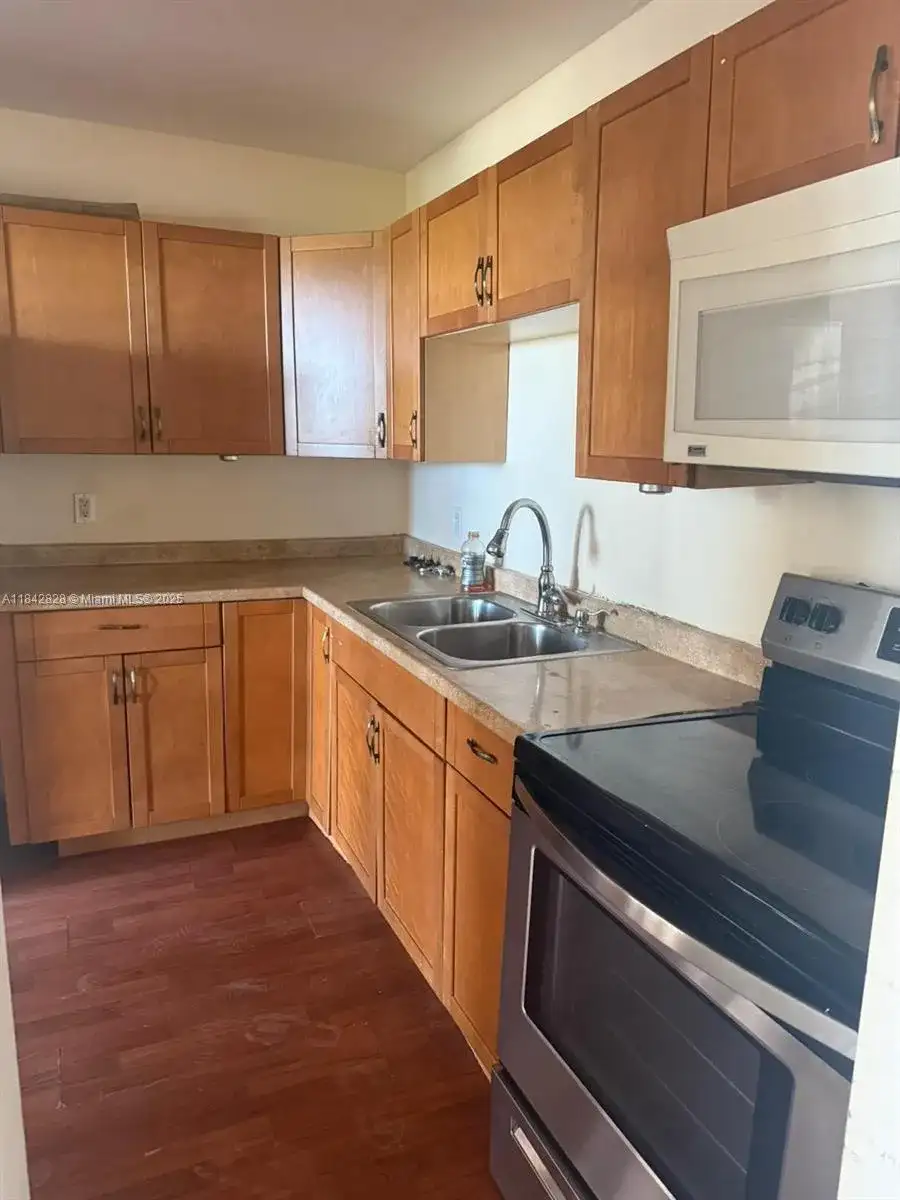 2025 NE 164th St # 818, North Miami Beach FL 33162 photo 3