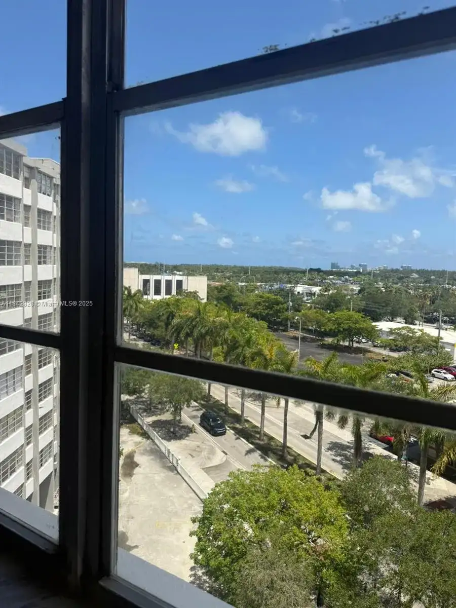 2025 NE 164th St # 818, North Miami Beach FL 33162 photo 4