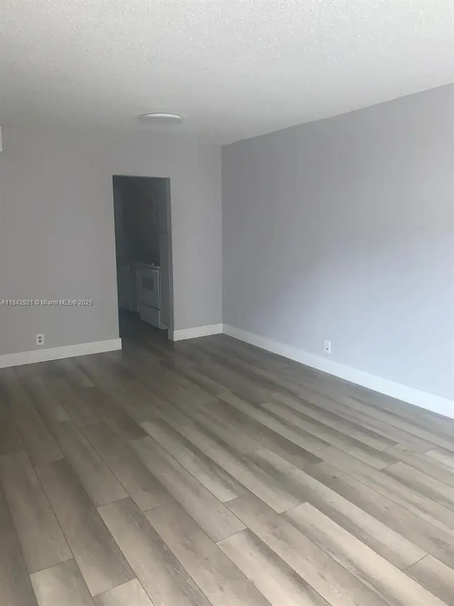 2025 NE 164th St # 606, North Miami Beach FL 33162 photo 4