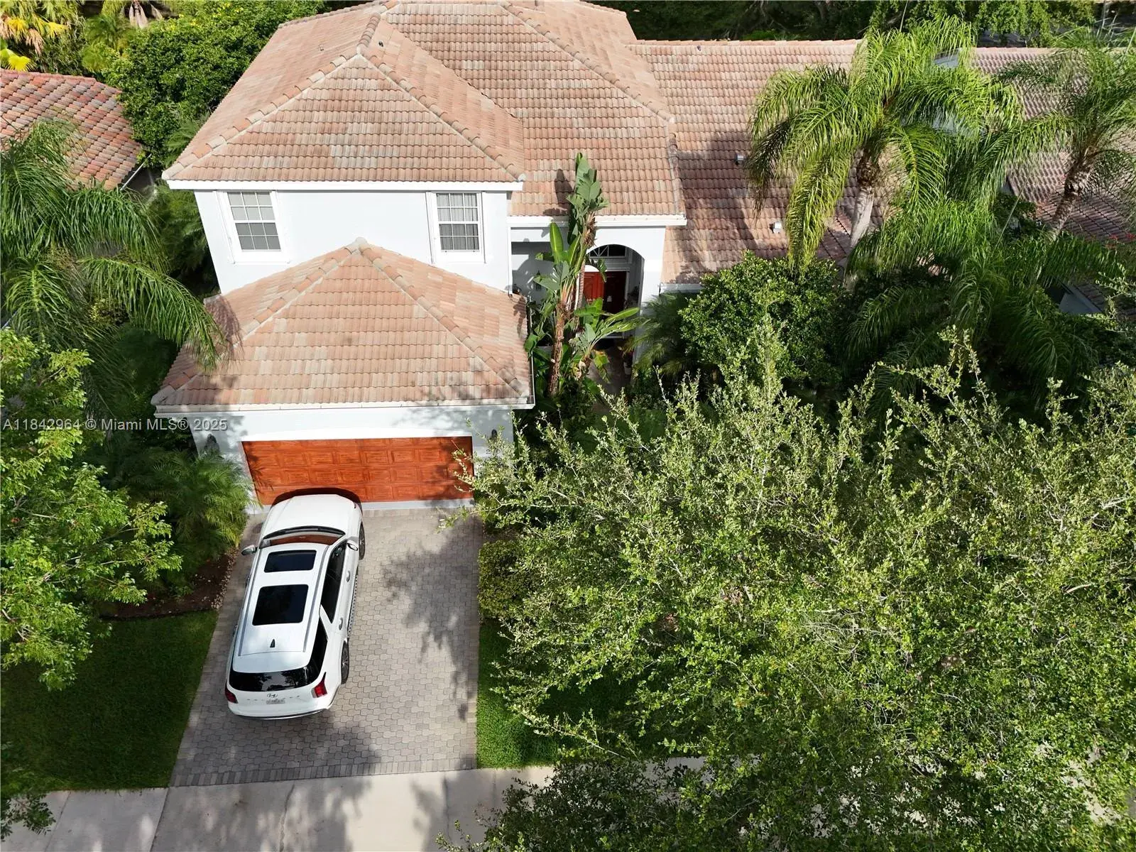 260 Montclaire Dr, Weston FL 33326