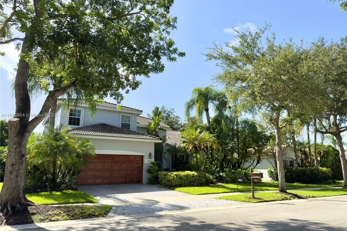 260 Montclaire Dr, Weston FL 33326