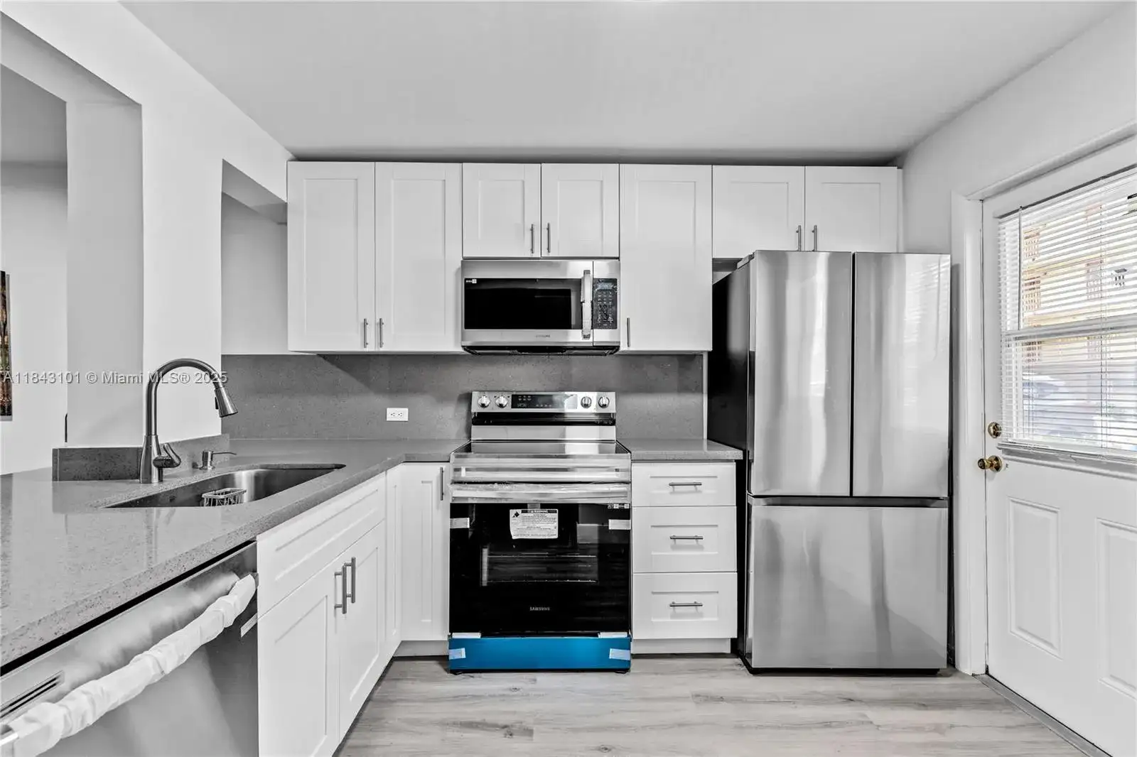 445 NE 195th St # 125, Miami FL 33179 photo 3