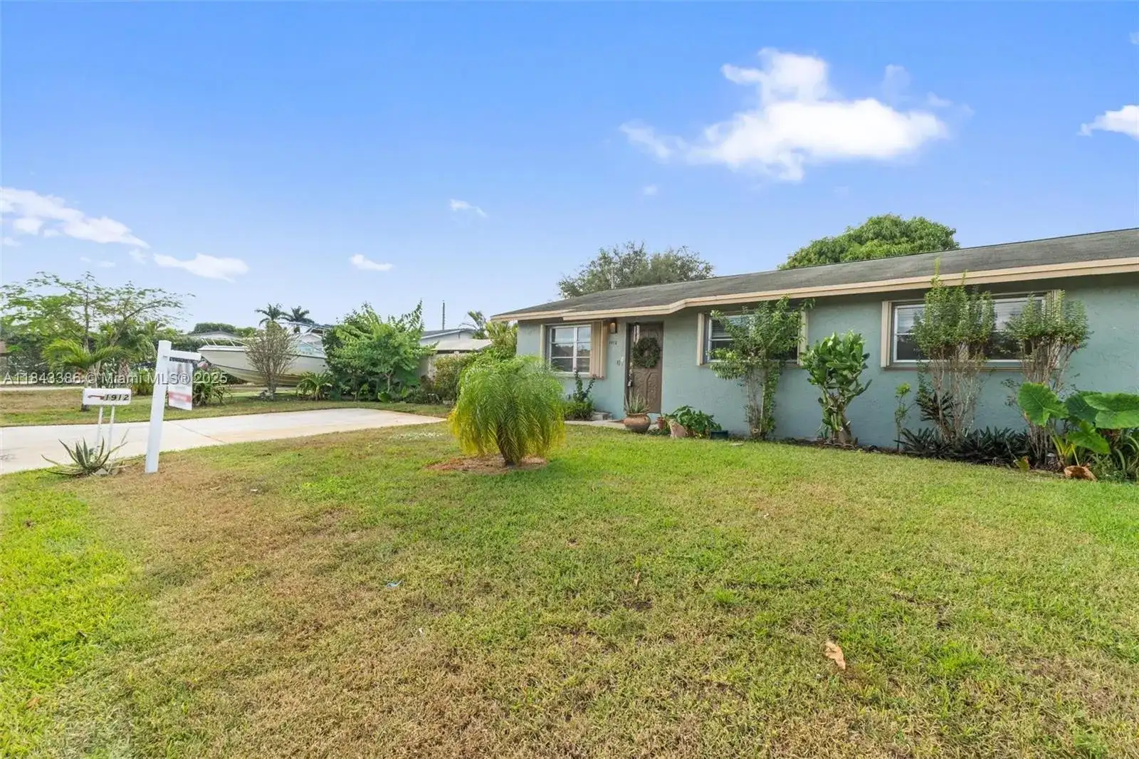 1912 SW 97th Ter, Miramar FL 33025 photo 3