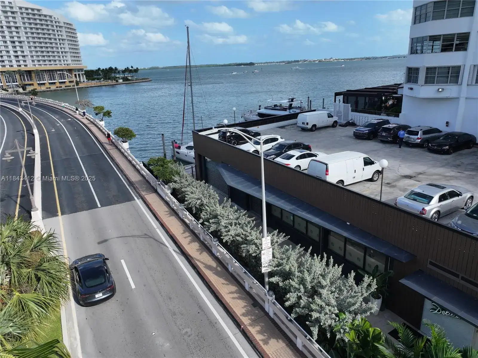801 Brickell Bay Dr, Miami FL 33131 photo 3