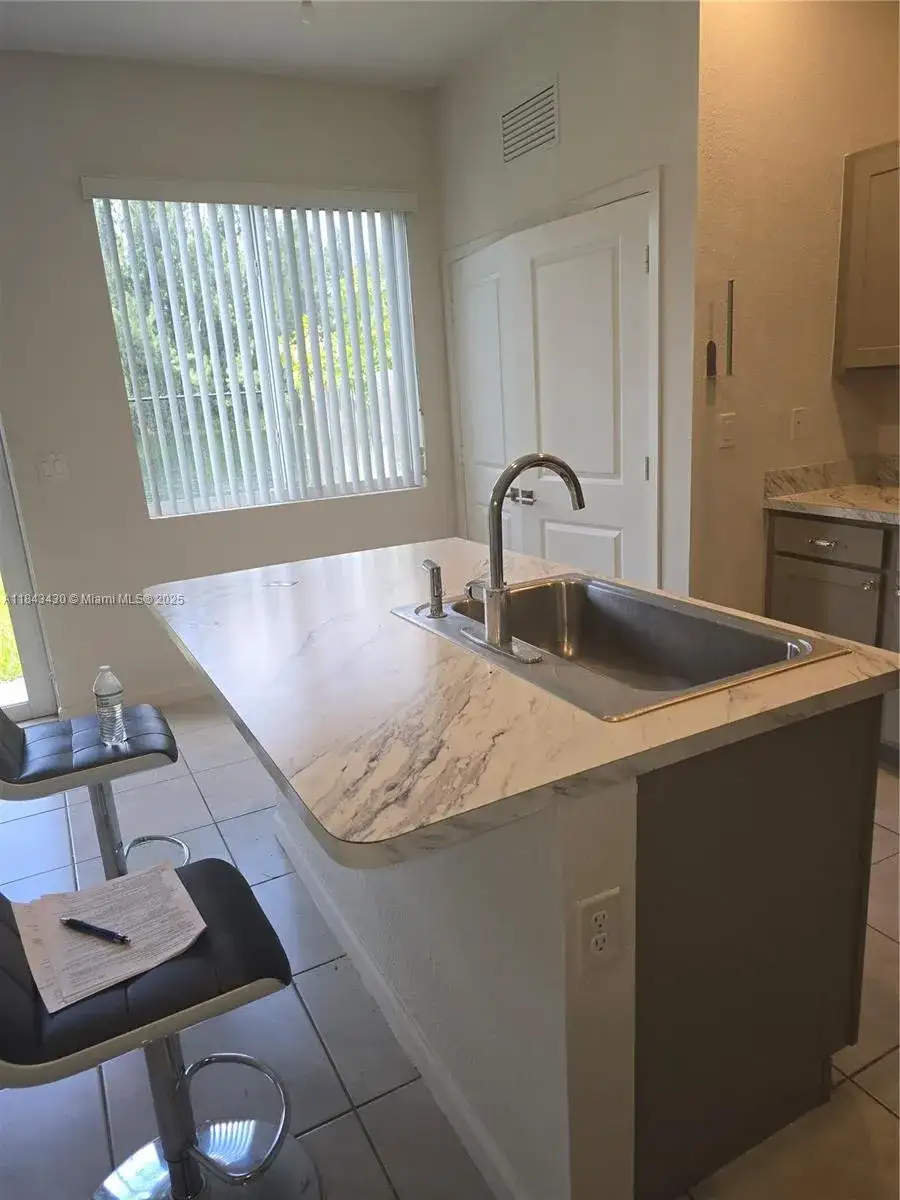 1141 NW 208th, Miami Gardens FL 33169 photo 5