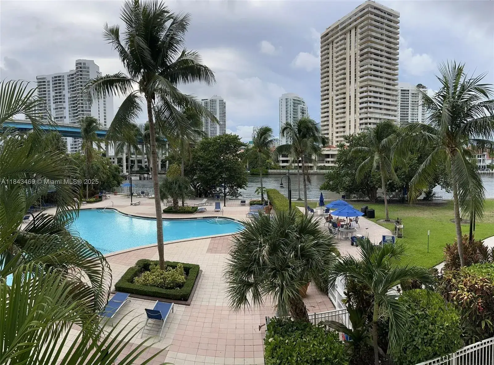 19390 Collins Ave # 207, Sunny Isles Beach FL 33160