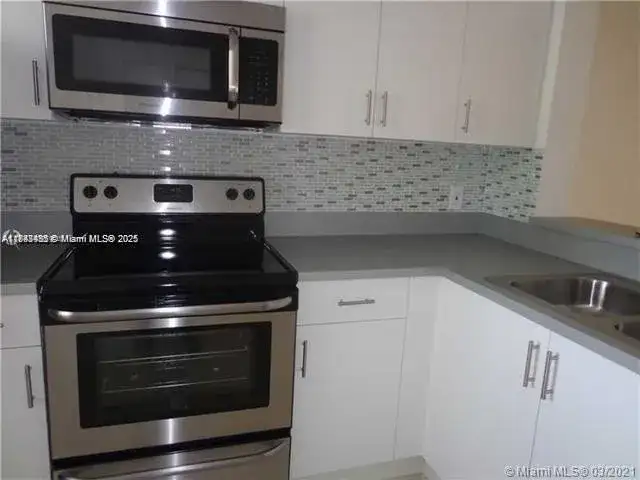 5200 NW 31st Ave # 214, Fort Lauderdale FL 33309 photo 3