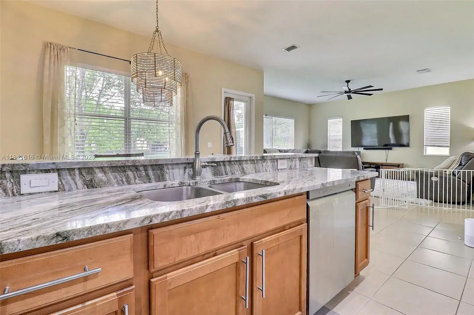 1094 Grove Park Cir, Boynton Beach FL 33436 photo 4