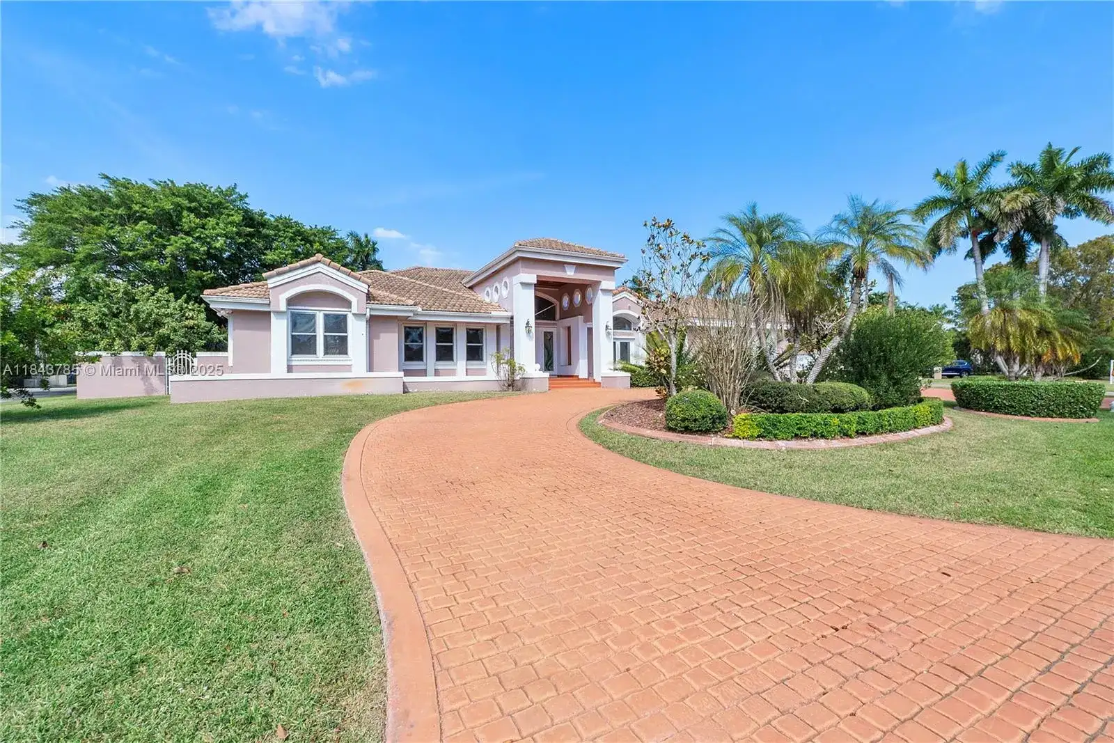 7469 SW 168th Ter, Palmetto Bay FL 33157 photo 2