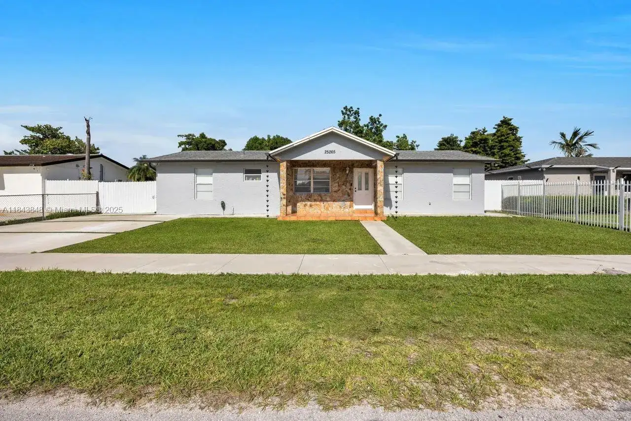 25265 SW 124th Pl, Homestead FL 33032 photo 2