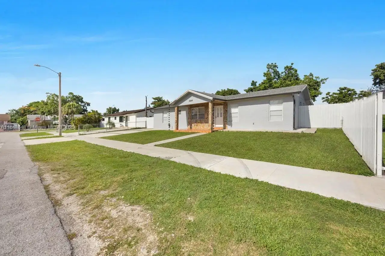 25265 SW 124th Pl, Homestead FL 33032 photo 3