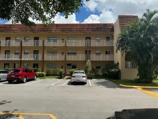 2711 N Pine Island Rd # 211, Sunrise FL 33322 photo 3