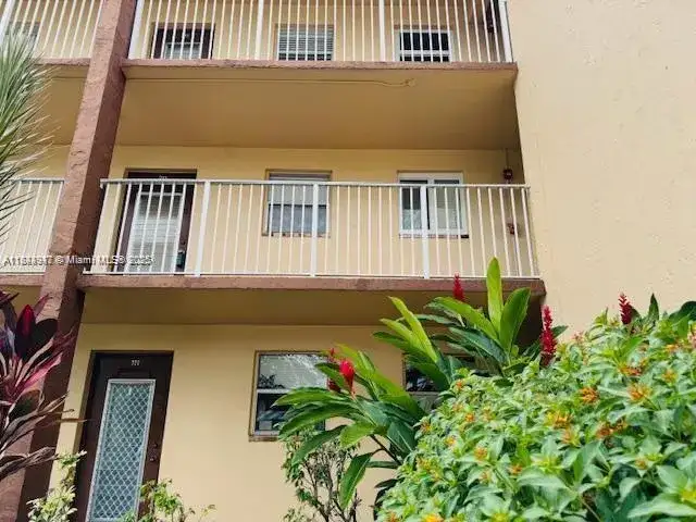 2711 N Pine Island Rd # 211, Sunrise FL 33322 photo 4