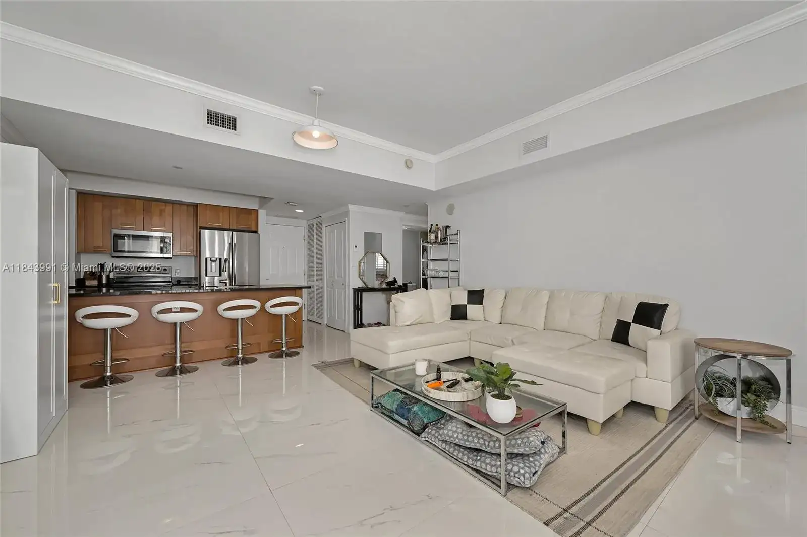 4100 Salzedo St # 515, Coral Gables FL 33146 photo 2