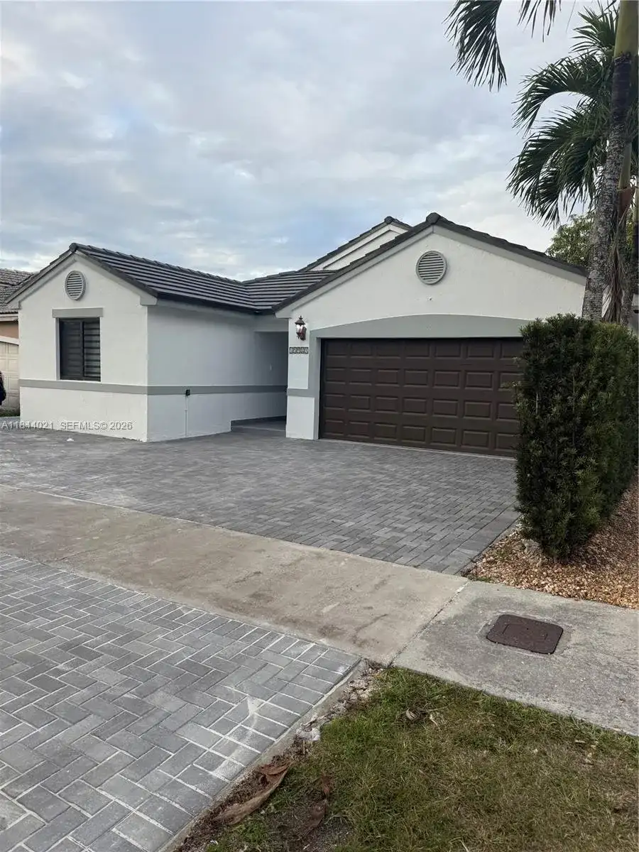 15921 SW 82nd ST, Miami FL 33193 photo 2