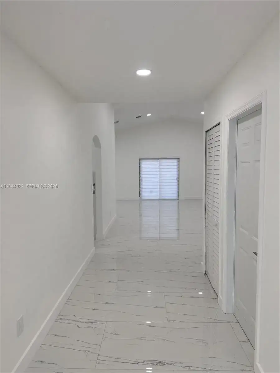 15921 SW 82nd ST, Miami FL 33193 photo 5