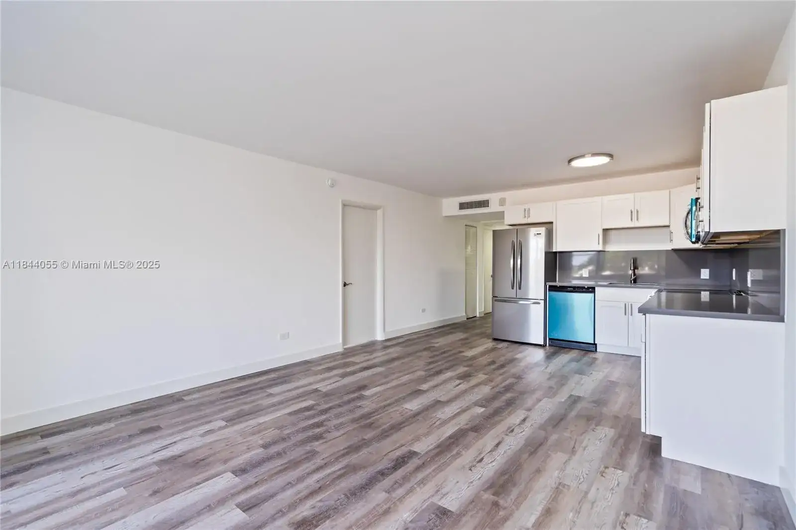 445 NE 195th St # 330, Miami FL 33179 photo 5