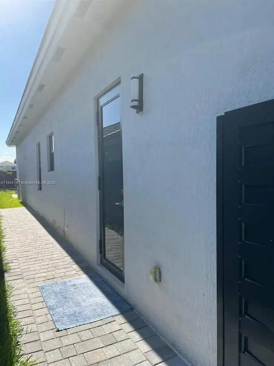 1840 SW 144th Ave, Miami FL 33175 photo 2
