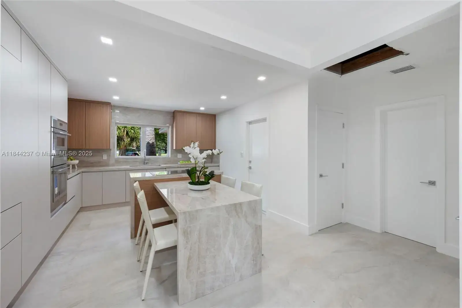 5211 Granada Blvd, Coral Gables FL 33146 photo 5