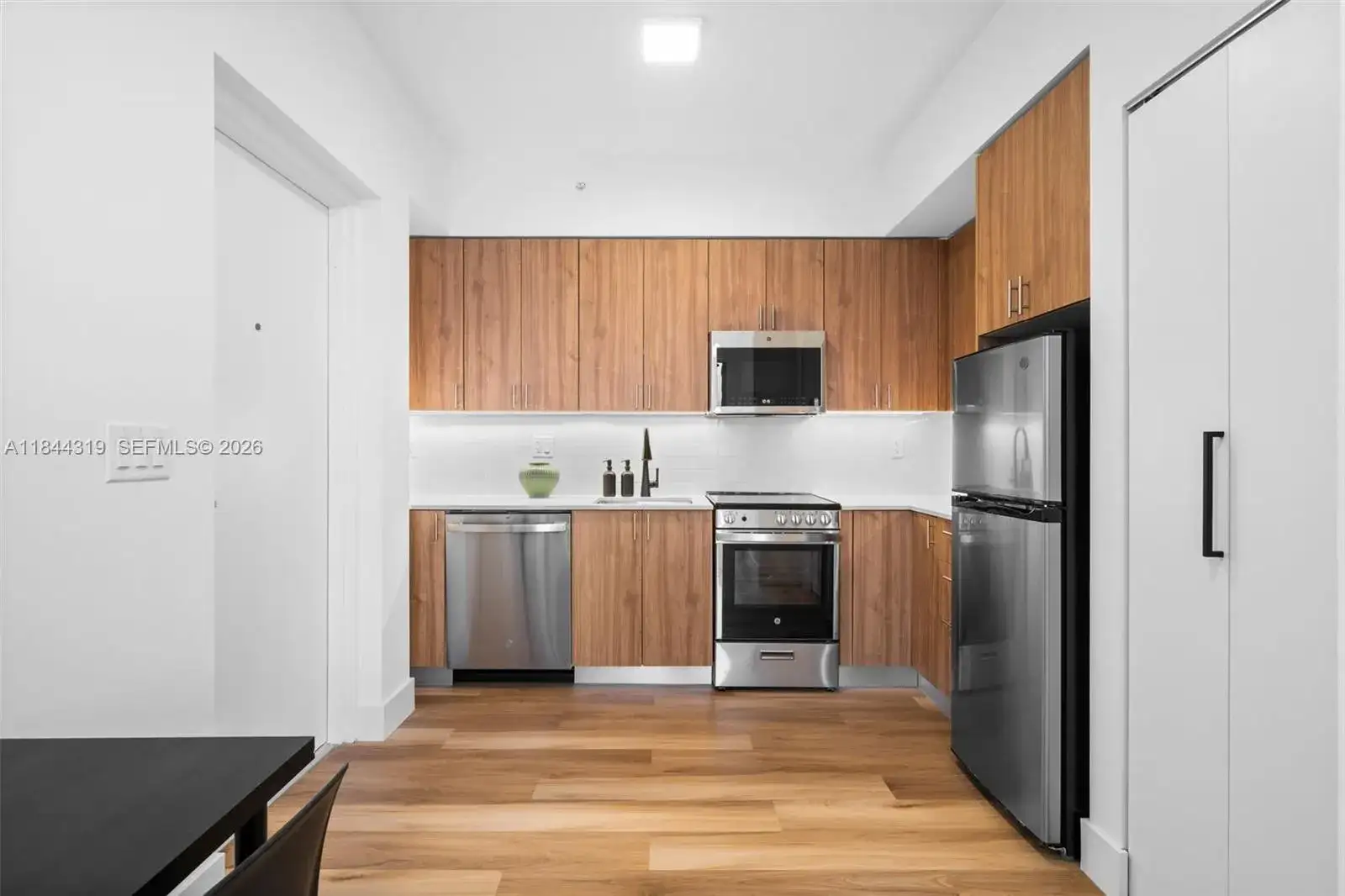 650 SW 1st St # 205, Miami FL 33130 photo 5