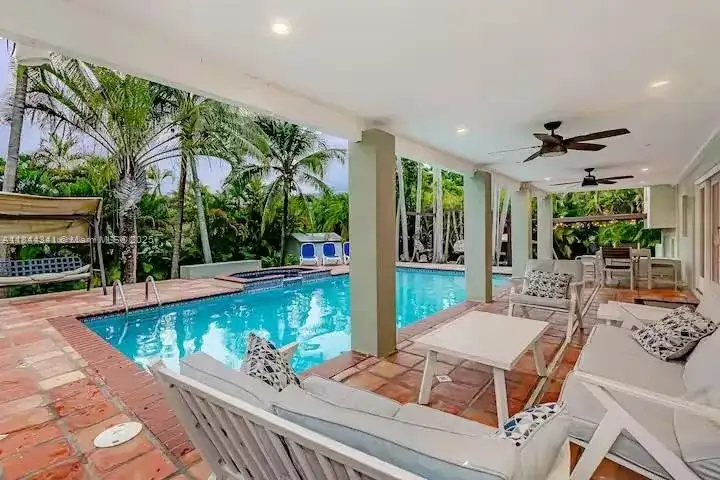 7475 SW 134th St, Pinecrest FL 33156 photo 2