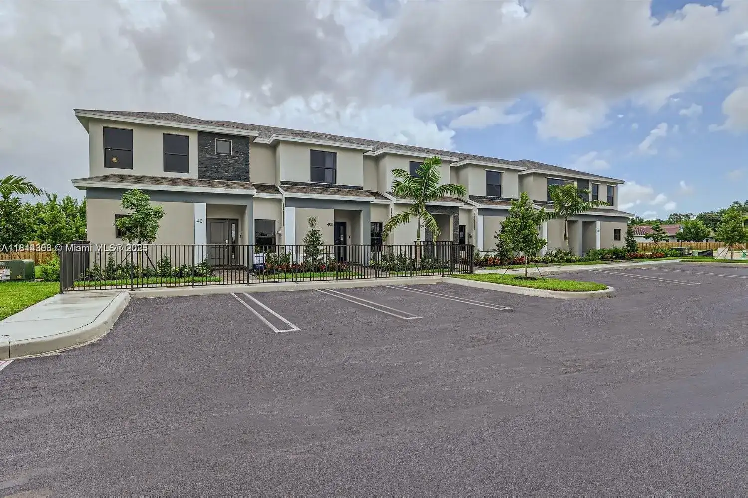 445 NE 1st Dr # 445, Florida City FL 33034 photo 2