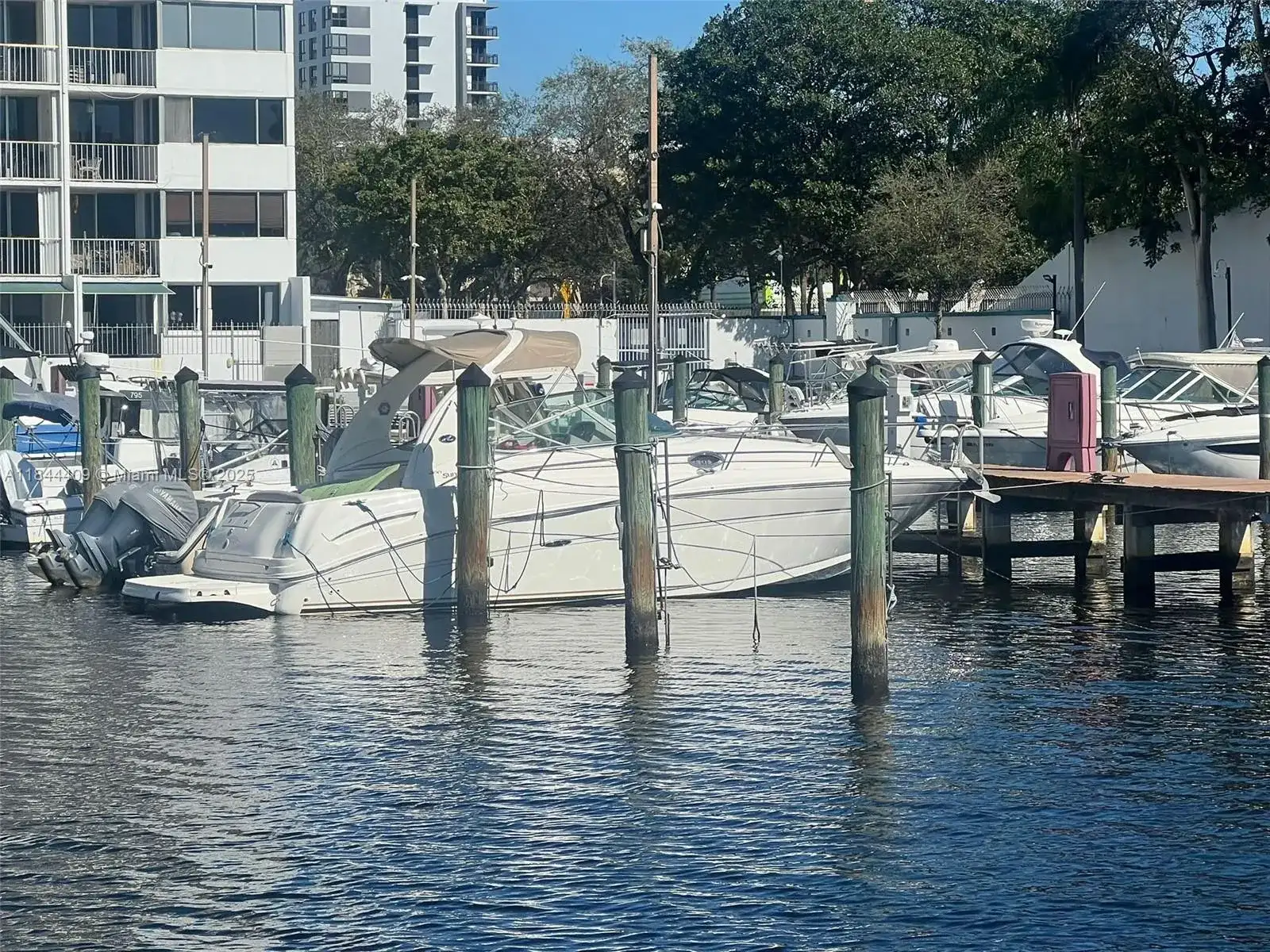 1700 NW N River Dr, Miami FL 33125 photo 2