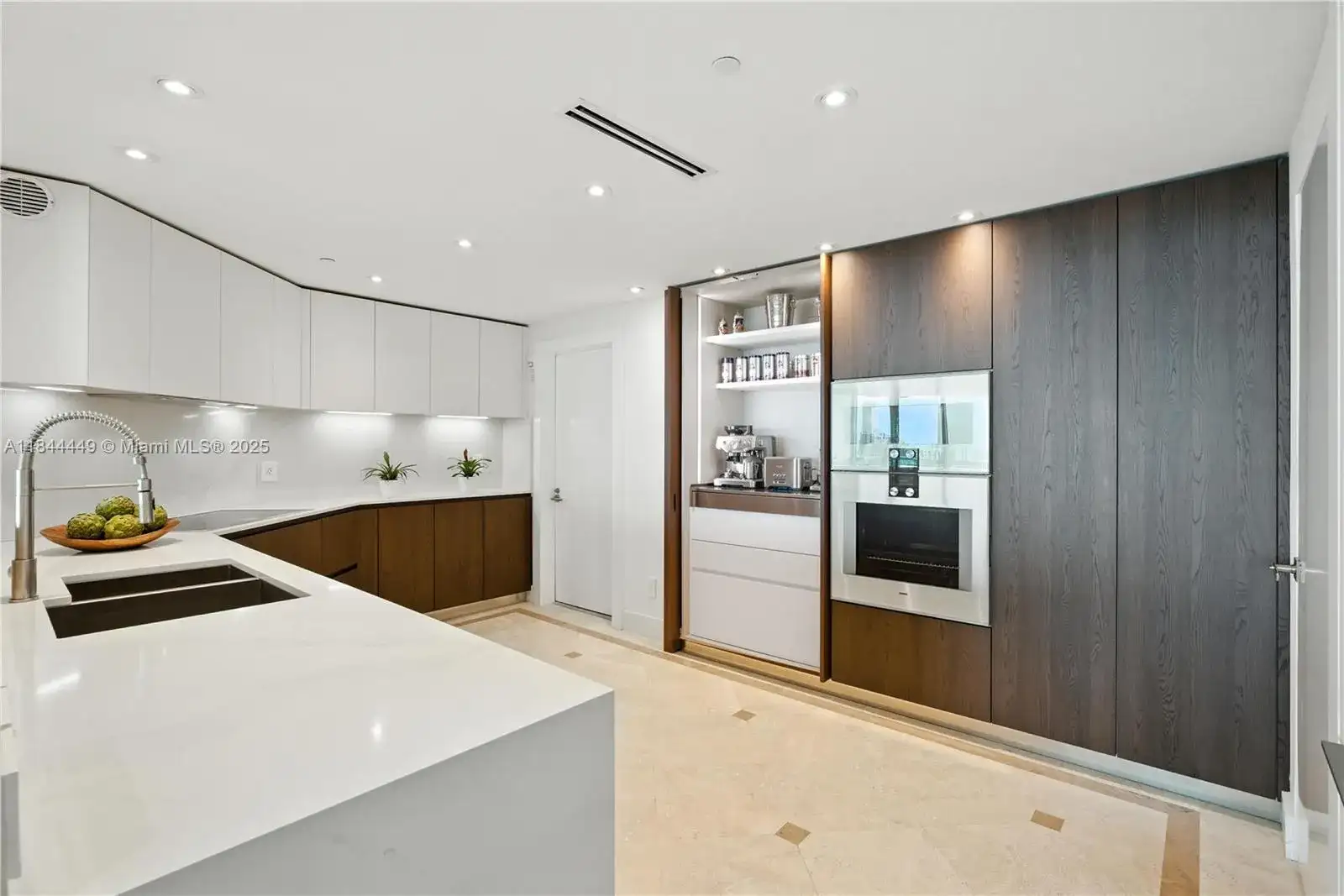 1643 Brickell Ave # 2506, Miami FL 33129 photo 2