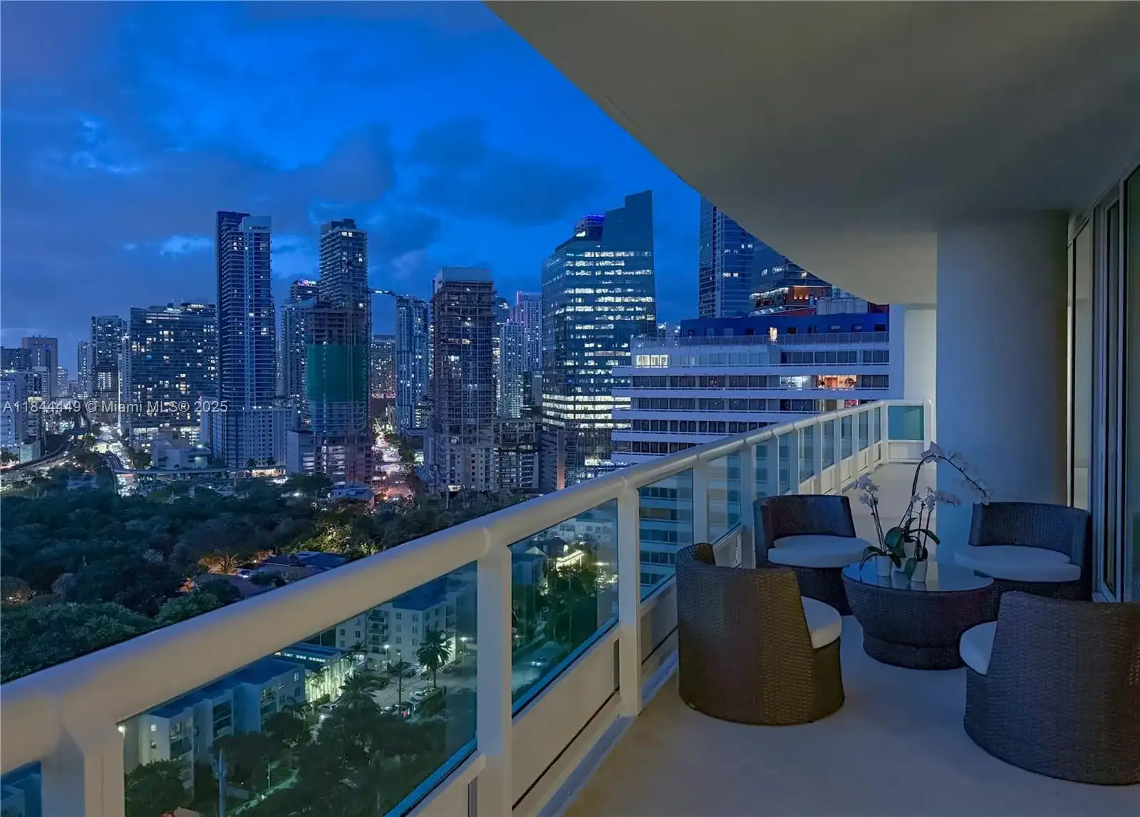 1643 Brickell Ave # 2506, Miami FL 33129 photo 5
