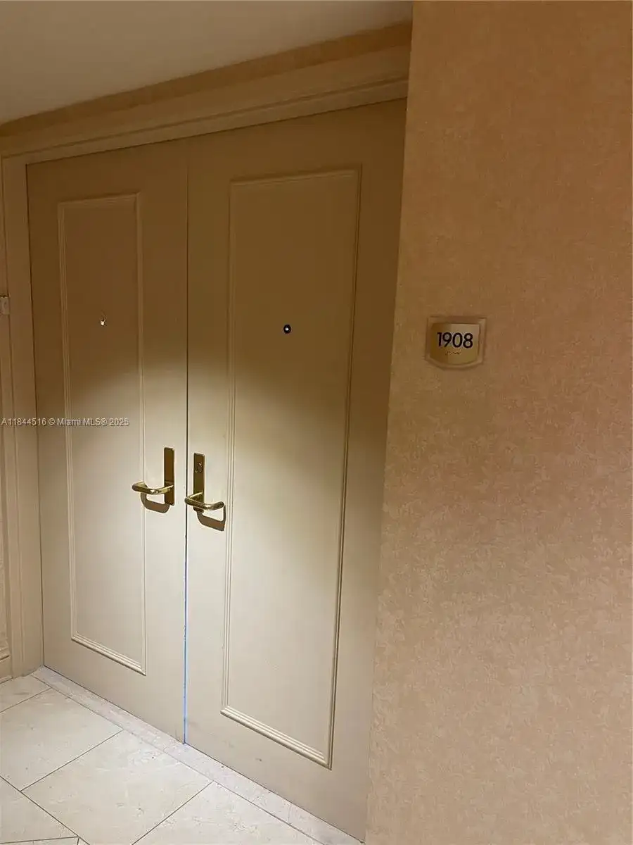 5025 Collins Ave # 1908, Miami Beach FL 33140 photo 5