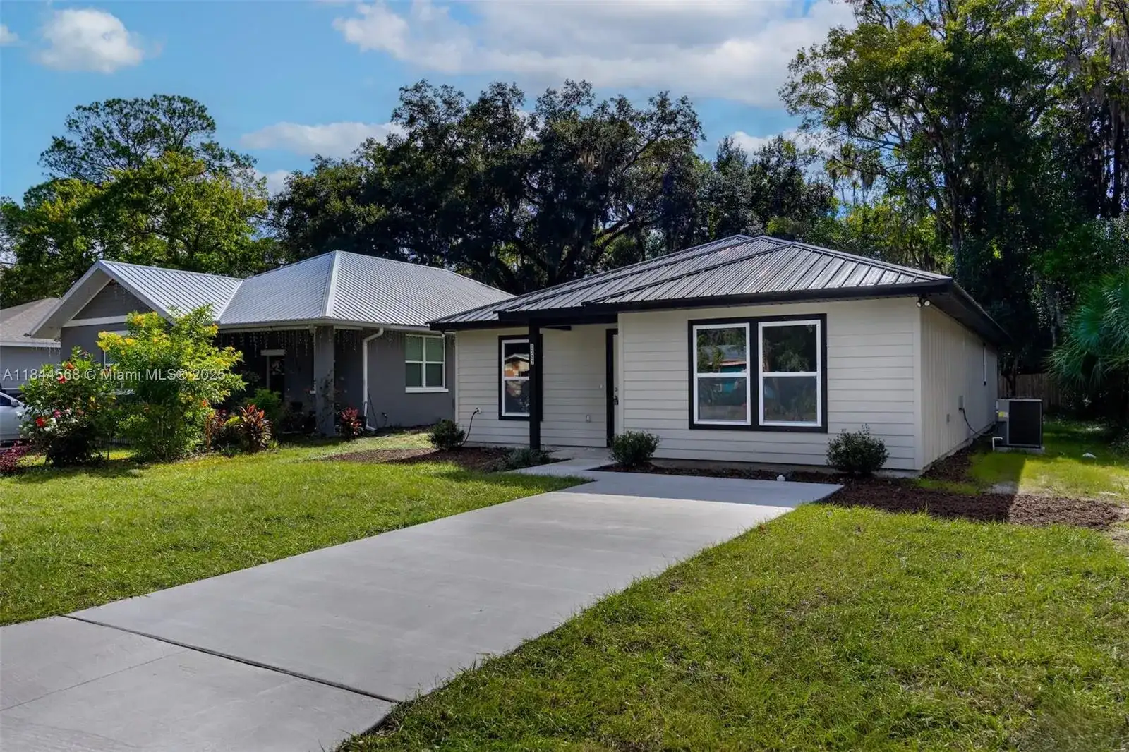 1523 NE 1st Avenue, Gainesville FL 32641 photo 2