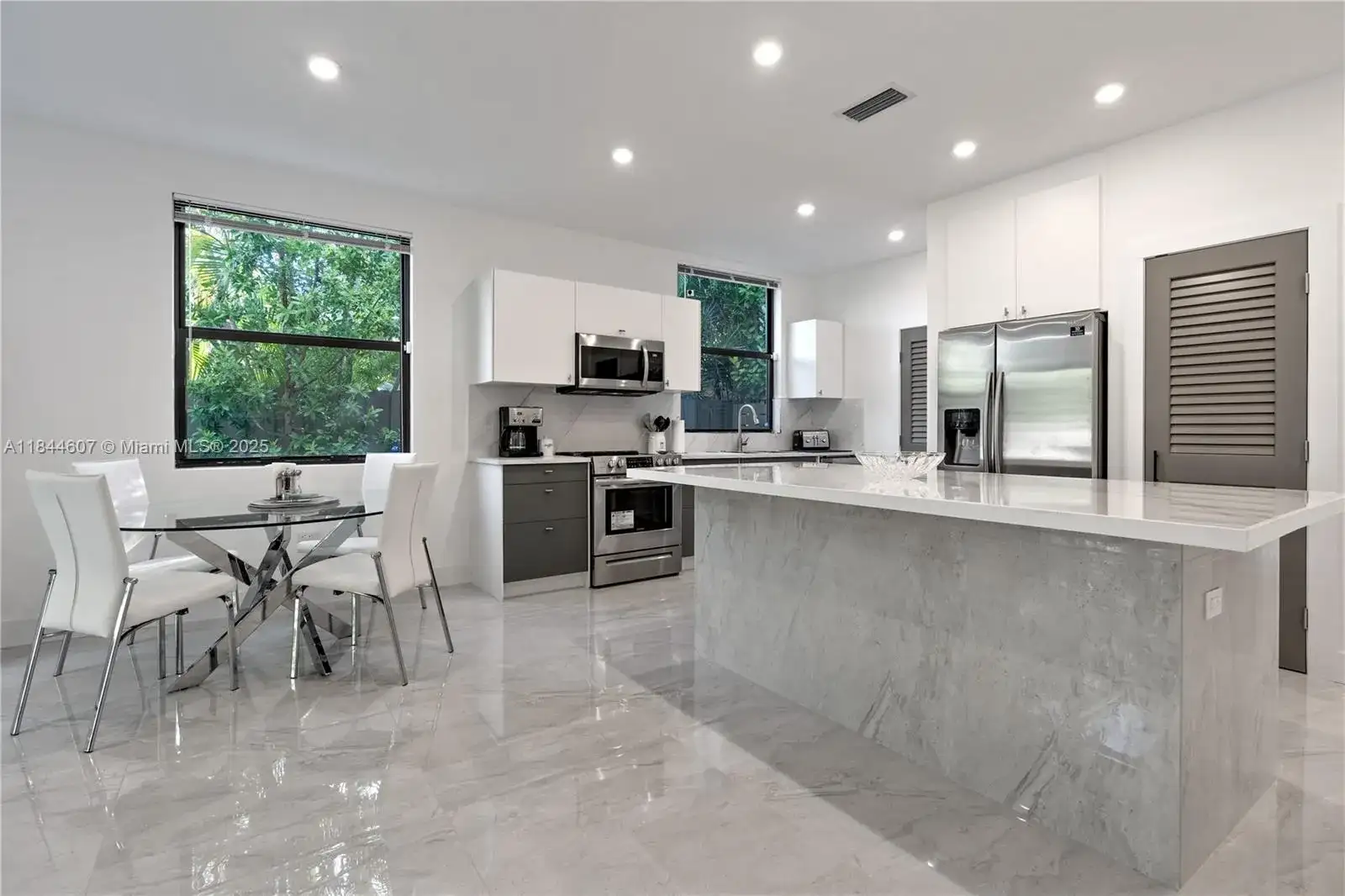 2887 SW 33rd Ave, Miami FL 33133 photo 2