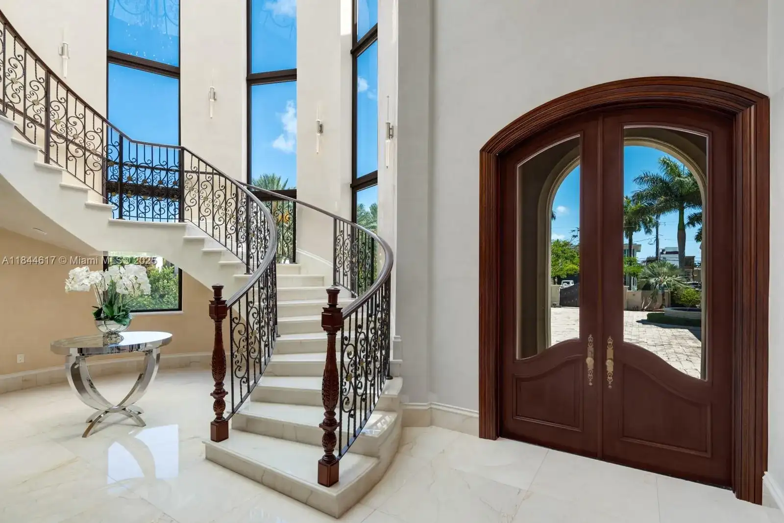 198 Palm Ave, Miami Beach FL 33139 photo 2