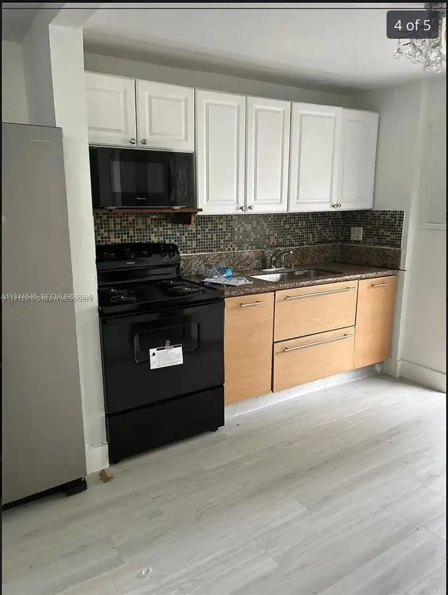 2215 NW 33rd St, Miami FL 33142 photo 3