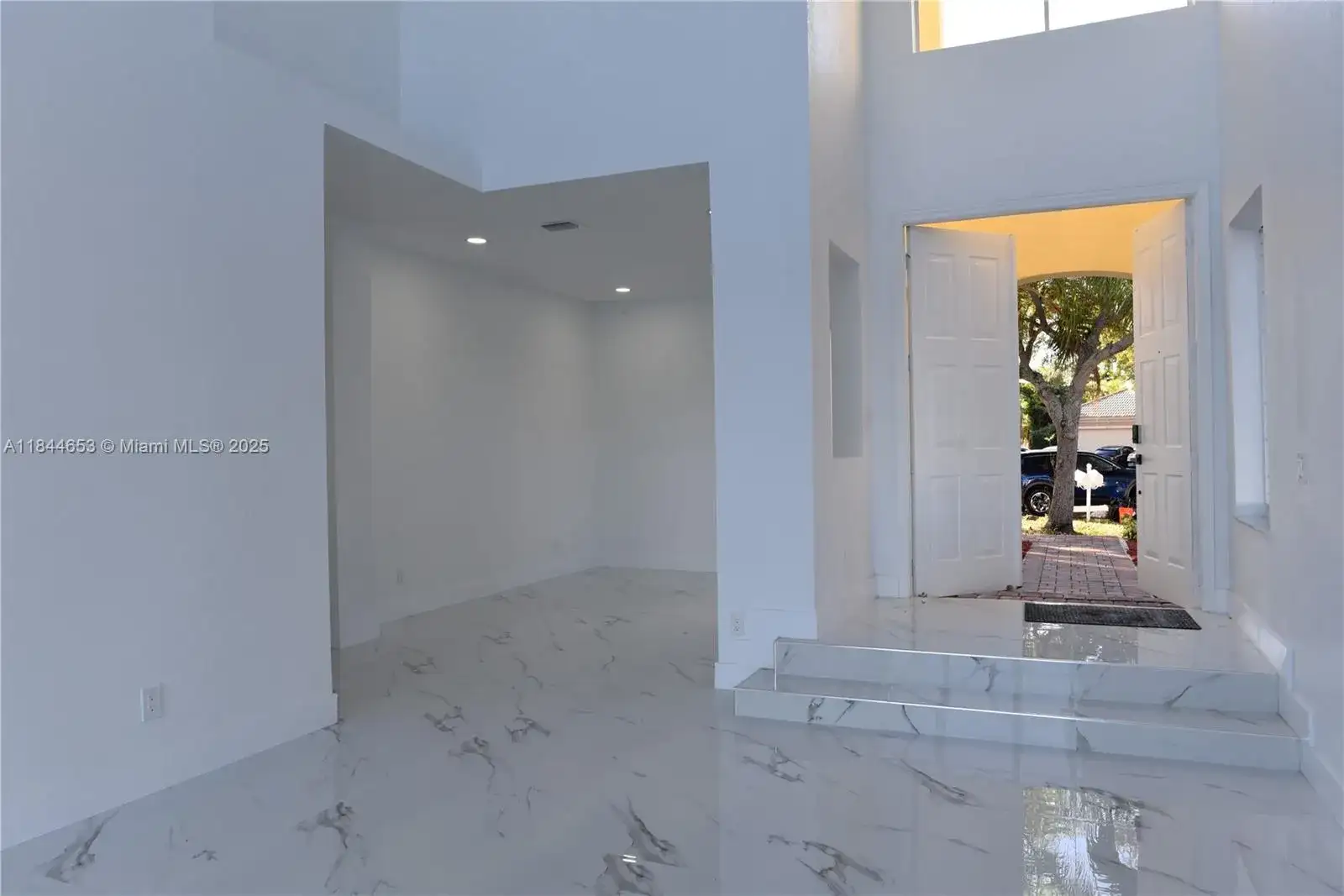 2925 SW 133rd Ave, Miramar FL 33027 photo 5