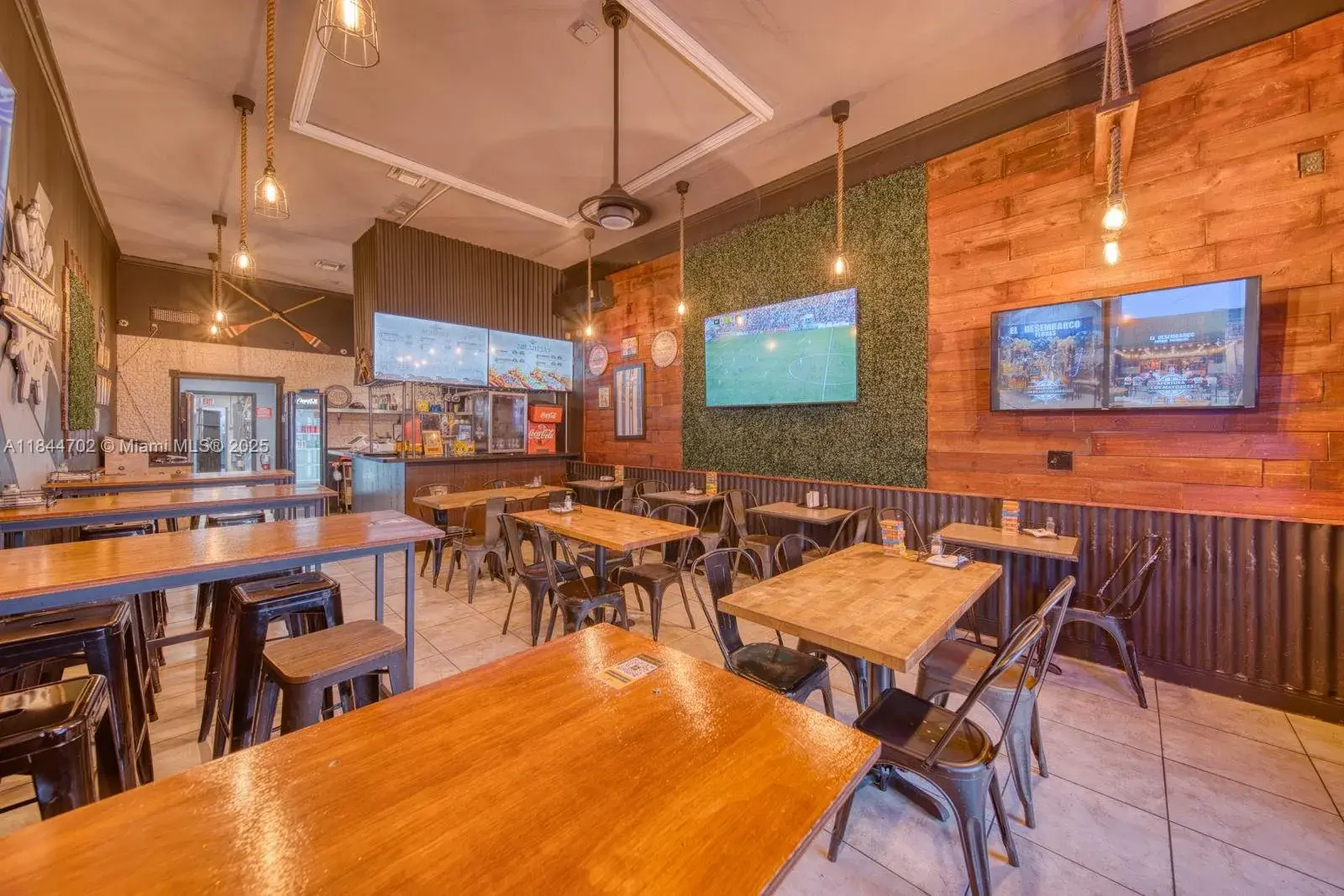 Gourmet Burger Franchise For Sale in Prime Miami Beach Location, Miami Beach FL 33141