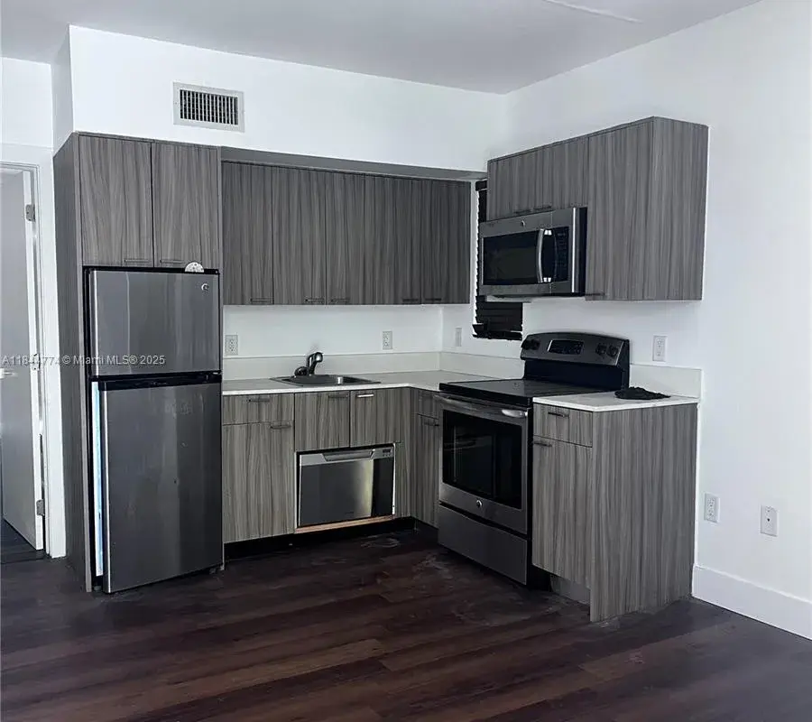 557 Michigan Ave # 115, Miami Beach FL 33139